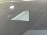 【スマートブレーキサポート】走行中に前方の車両等を認識し、衝突しそうな時は警報とブレーキで衝突回避と被害軽減をアシスト。より安全にドライブをお楽しみいただけます。