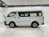 スライドドア開口部が広く荷物の出し入れがスムーズにできます。