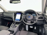 運転席まわりです。 各操作スイッチは使いやすい位置に配置されてます。