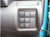 『1台』のお車に対して、3名体制で日々議論を重ね仕入れを行っております。