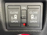 【両側パワースライドドア】スマートキーや運転席のスイッチで後席両側スライドドアの開閉が可能♪電動だから力を入れてドアを開ける必要が無く、小さなお子様でも簡単に開け閉めでき快適です♪
