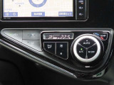 オートエアコンなのでスイッチひとつで車内を設定温度に調節してくれます☆