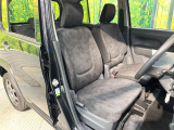 運転席シート廻りは使用感も少なく、良好な状態となっています。前オーナー様が丁寧に使っていたことがよくわかりますね。