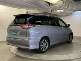 車検や点検・整備も大阪トヨペットにお任せください。お客様の快適なカーライフを長く安心サポートいたします。