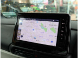 『1台』のお車に対して、3名体制で日々議論を重ね仕入れを行っております。