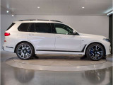 BMWでは重量配分にもこだわりがあり、FRモデルでは50:50とFFモデルでも60:40と前後の重量バランスにこだわり、軽快なハンドリングを実現しております。