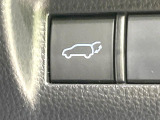 【パワーバックドア】スマートキーや運転席のボタンを押すだけでリアゲートが自動で開閉します!荷物を持っている時や、高い位置にあるバックドアを閉める際に便利な機能です♪