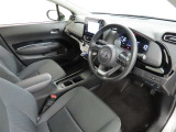 シンプルで使いやすいデザインの運転席です。