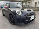 ◆LIBERALAは、輸入車選びの新たなスタイルを提案するインポート・セレクト・ブランドです。オーナー様となる方がクルマから直接感じる感性を第一にした、最良の一台との出会いをコーディネートいたします。