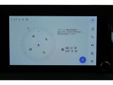 【ディスプレイオーディオ(コネクティッドナビ対応)】T-Connect契約をご契約いただくとセンター通信型ナビゲーションがご利用可能です。便利な機能が色々ございますので、スタッフにご確認ください。