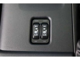 運転席と助手席には寒い日の肩や腰、冷えやすい下肢を温めてくれるシートヒーターが付いております!