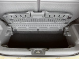 フレキシブルボードを開けることで高さのある荷物も載せることができます。