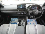 とても握りやすいステアリング!運転手の気持ちがそのまま伝わるかのような反応をしてくれます!小物入れや各ボタンの配置にこだわり、とても使いやすいです !視認性も良好なのでロングドライブもお任せ下さい。