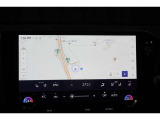 ドライバーが運転操作に集中できるコックピット思想、「タズナコンセプト」が取り入れられたインテリアとなっています
