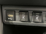 シートヒーター付いてます♪エアコンより先に温まるので冬場の運転も快適です♪