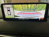 【360&deg;ビューモニター】専用のカメラにより、上から見下ろしたような視点で360度クルマの周囲を確認することができます☆死角部分も確認しやすく、狭い場所での切り返しや駐車もスムーズに行えます。