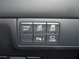 【パーキングセンサー】障害物などが車両に近づいた際に、音と画面表示にてお知らせしてくれます。警告音も段階的に鳴ってくれるので、どのくらいの近さなのか感覚的に察知することが出来ます♪