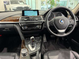 コックピットは、BMWらしくセンター・コンソールがドライバーに向けて傾けられた設計になっています。