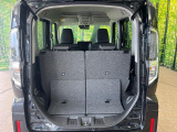 普段のお買い物や通勤、送迎等に十分な荷室スペースを確保しております。セカンドシートを倒すと、大きな荷物の積載も可能です♪