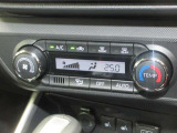 エアコンはオートエアコンになっています。
