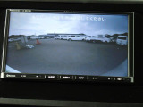 バックカメラ装備しております。駐車時に大変役に立ちますよ。駐車が苦手な方にも便利機能です。