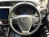 【純正革巻きステアリング】上質な革を使用することで、手にしっかり馴染みとても運転しやすいハンドルです♪