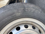 【タイヤ】タイヤの状態が良好です。溝の深さや摩耗具合が適正で、安全で安定した走行が可能です。