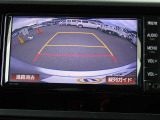 バックカメラ装備しております。駐車時に大変役に立ちますよ。駐車が苦手な方にも便利機能です。