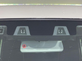 【スズキ セーフティサポート】走行中に前方の車両等を認識し、衝突しそうな時は警報とブレーキで衝突回避と被害軽減をアシスト。より安全にドライブをお楽しみいただけます。