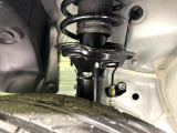 お車を安心してお乗りいただく為には、足回りの定期点検が欠かせません。サービスサポート(有償保証)では無料点検もご提供しており、安心のカーライフをお過ごしいただけるサポート体制が整っています。