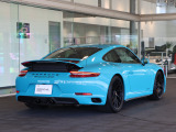 水平対向 6 気筒ターボ エンジン 3.0 L 331 KW