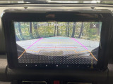 【バックカメラ】駐車時に後方がリアルタイム映像で確認できます。大型商業施設や立体駐車場での駐車時や、夜間のバック時に大活躍!運転スキルに関わらず、今や必須となった装備のひとつです!