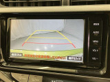 車庫入れなど後進運転時に死角をモニターで確認ができて安全です♪ ステアリング操作の参考になるガイド線も表示しますので車庫入れがニガテな方も安心ですネ!