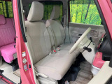 運転席シート廻りは使用感も少なく、良好な状態となっています。丁寧に使われていたことがよくわかりますね。