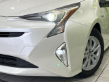 【LEDヘッドライト】悪天候や夜間走行時も良好な視界を確保し安心して運転できる高輝度LEDヘッドライトを装備!点灯速度が早く、消費電力も抑えられています。