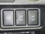 オートマチックハイビームとは、先行車や対向車のライトを認識し、ハイビームとロービームを自動で切り替える機能です。夜道の視界を確保します。詳細は販売店スタッフまでおたずねください。