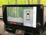 【パノラミックビューモニター】専用のカメラにより、上から見下ろしたような視点で360度クルマの周囲を確認することができます☆死角部分も確認しやすく、狭い場所での切り返しや駐車もスムーズに行えます。