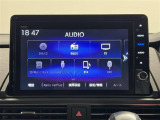 【純正10インチナビ】人気の大型10インチナビを装備。存在感のある大画面はインパクトも大!ナビ利用時のマップ表示は見やすく、テレビやDVDは臨場感がアップ!いつものドライブがグッと楽しくなります。