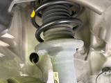 お車を安心してお乗りいただく為には、足回りの定期点検が欠かせません。サービスサポート(有償保証)では無料点検もご提供しており、安心のカーライフをお過ごしいただけるサポート体制が整っています。