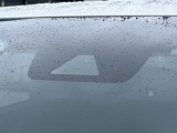 【トヨタセーフティセンス】走行中に前方の車両等を認識し、衝突しそうな時は警報とブレーキで衝突回避と被害軽減をアシスト。より安全にドライブをお楽しみいただけます。