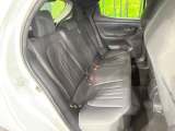 コンパクトカーですが、セカンドシートは十分な広さがあり快適にお乗りいただけます♪シートを倒して大きな荷物を積んだりと、用途の幅が広い1台です。