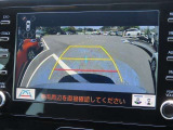 バックモニター付きでガイドラインがモニターに表示され、車庫入れや縦列駐車などの際に役立ちます!