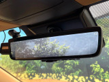 【デジタルインナーミラー】後席の大きな荷物や同乗者で後方が確認しづらい時でも安心!カメラが撮影した車両後方の映像をルームミラー内に表示。クリアな視界で状況の確認が可能です!