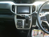 運転席・助手席の俯瞰視点です!乗った際のイメージが湧きますね!