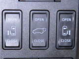 両側電動スライドドアを装備しております。