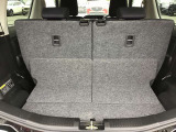 トランクルーム!後ろのシートは片方ずつ倒せます。乗る人や積む荷物に応じてアレンジが可能ですので多彩に使えてとても便利です。
