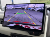 【バックカメラ】駐車時に後方がリアルタイム映像で確認できます。大型商業施設や立体駐車場での駐車時や、夜間のバック時に大活躍!運転スキルに関わらず、今や必須となった装備のひとつです!
