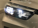 LEDヘッドライトです。デザイン性がよくとても明るいので、夜間の走行や悪天候でも安心です。しかも長寿命!