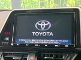 【メーカー純正9型ナビ】インテリアに溶け込むスタイリッシュな「専用設計」メーカーナビを装備♪視認性や操作性など基本性能にも優れ、より上質なカーライフをお楽しみいただけます。