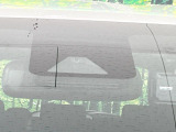 【トヨタセーフティセンス】走行中に前方の車両等を認識し、衝突しそうな時は警報とブレーキで衝突回避と被害軽減をアシスト。より安全にドライブをお楽しみいただけます。